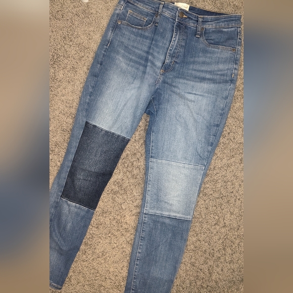 Denim - (NWOT) - Universal Thread High Rise Skinny Jeans